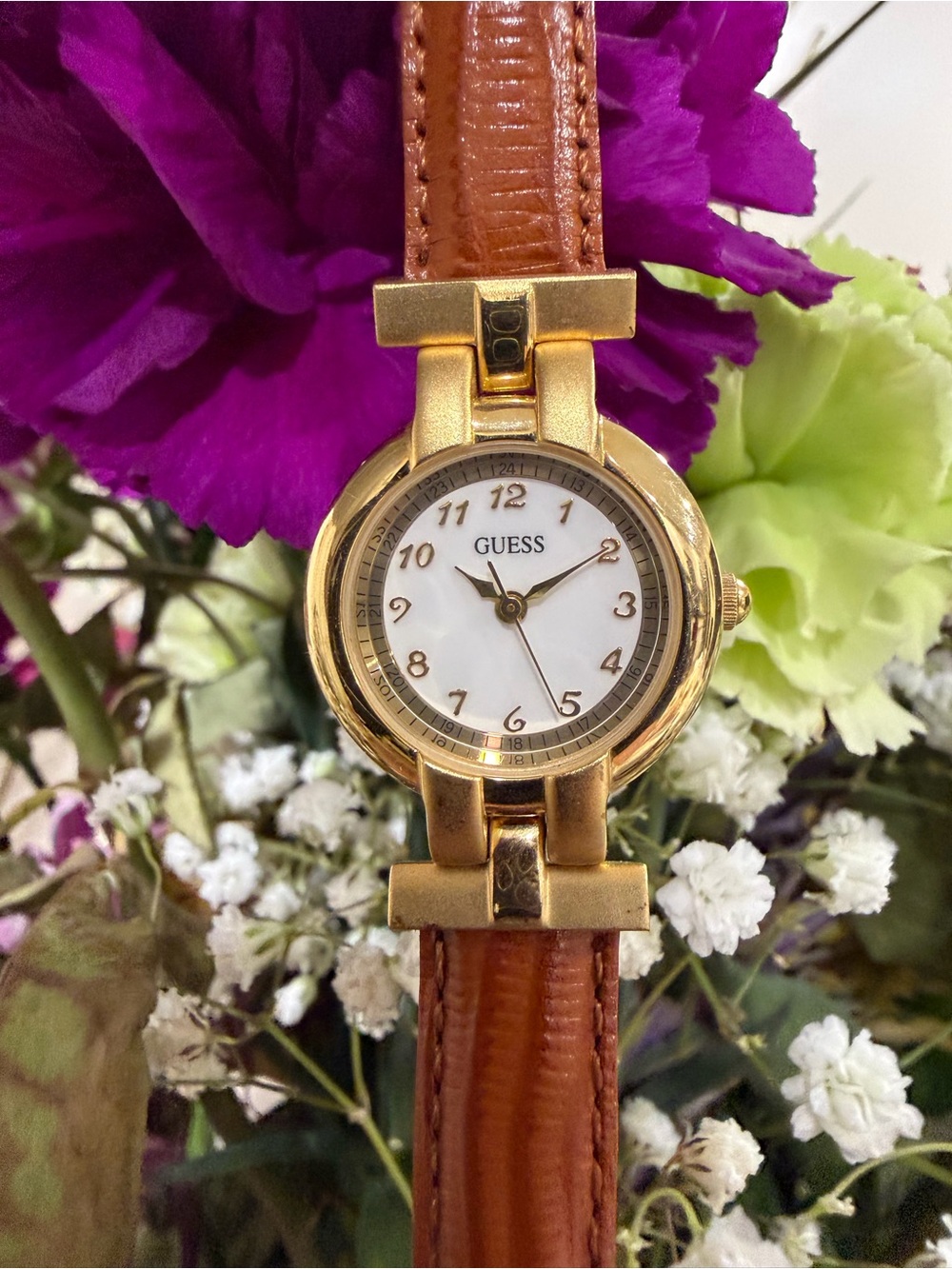 Vintage 1994 GUESS Watch Gold Tone T-Bar Wire Lug Brown Leather Strap RUNS